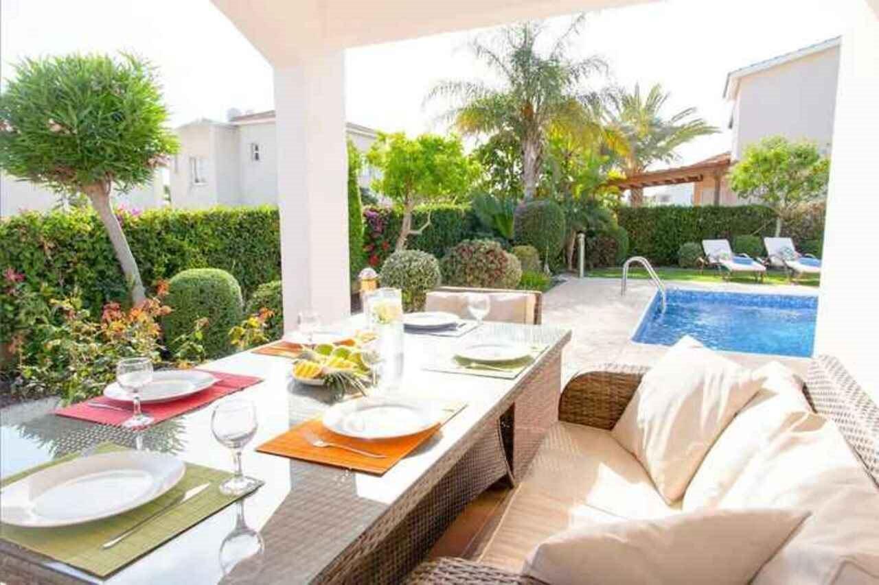 Villa Alysia By Ezoria Villas كورال باي المظهر الخارجي الصورة