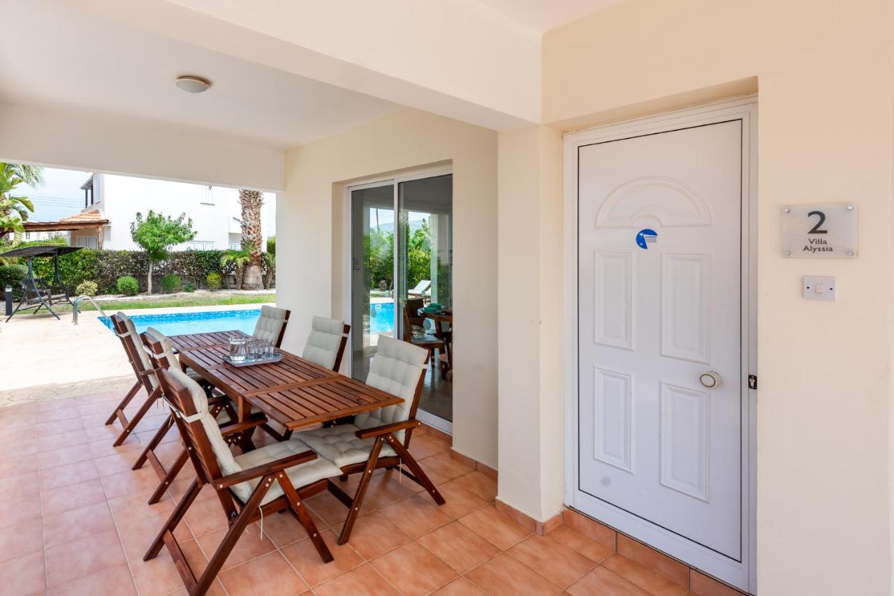 Villa Alysia By Ezoria Villas كورال باي المظهر الخارجي الصورة