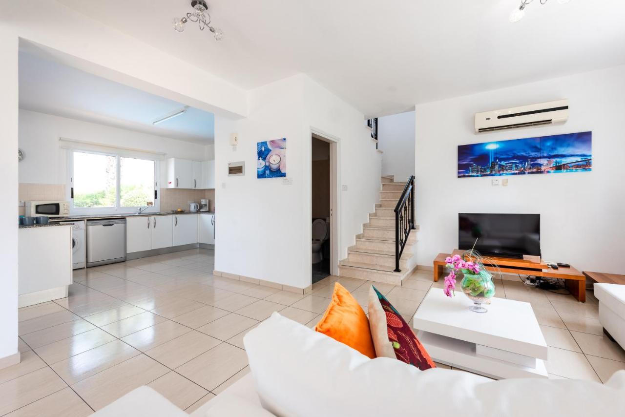 Villa Alysia By Ezoria Villas كورال باي المظهر الخارجي الصورة