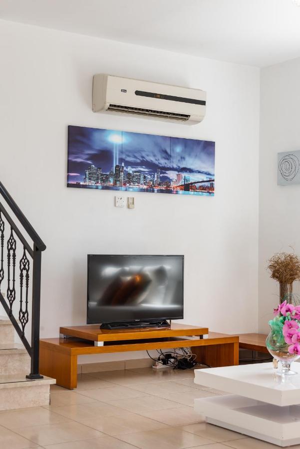 Villa Alysia By Ezoria Villas كورال باي المظهر الخارجي الصورة